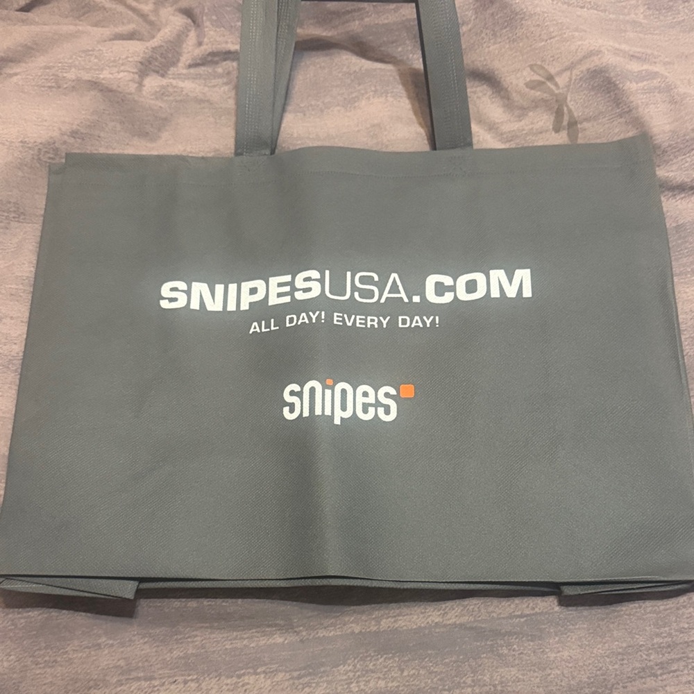 Snipes brand medium reusable gray shopping bag